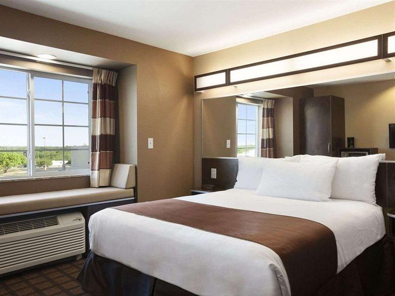 Microtel Inn & Suites Pleasanton Exterior foto